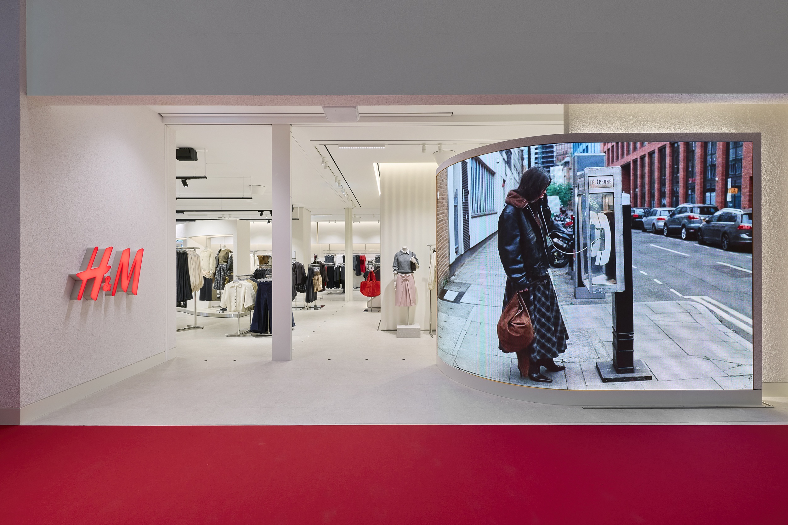 H&M, 잠실 롯데월드몰점 오픈  27-Image